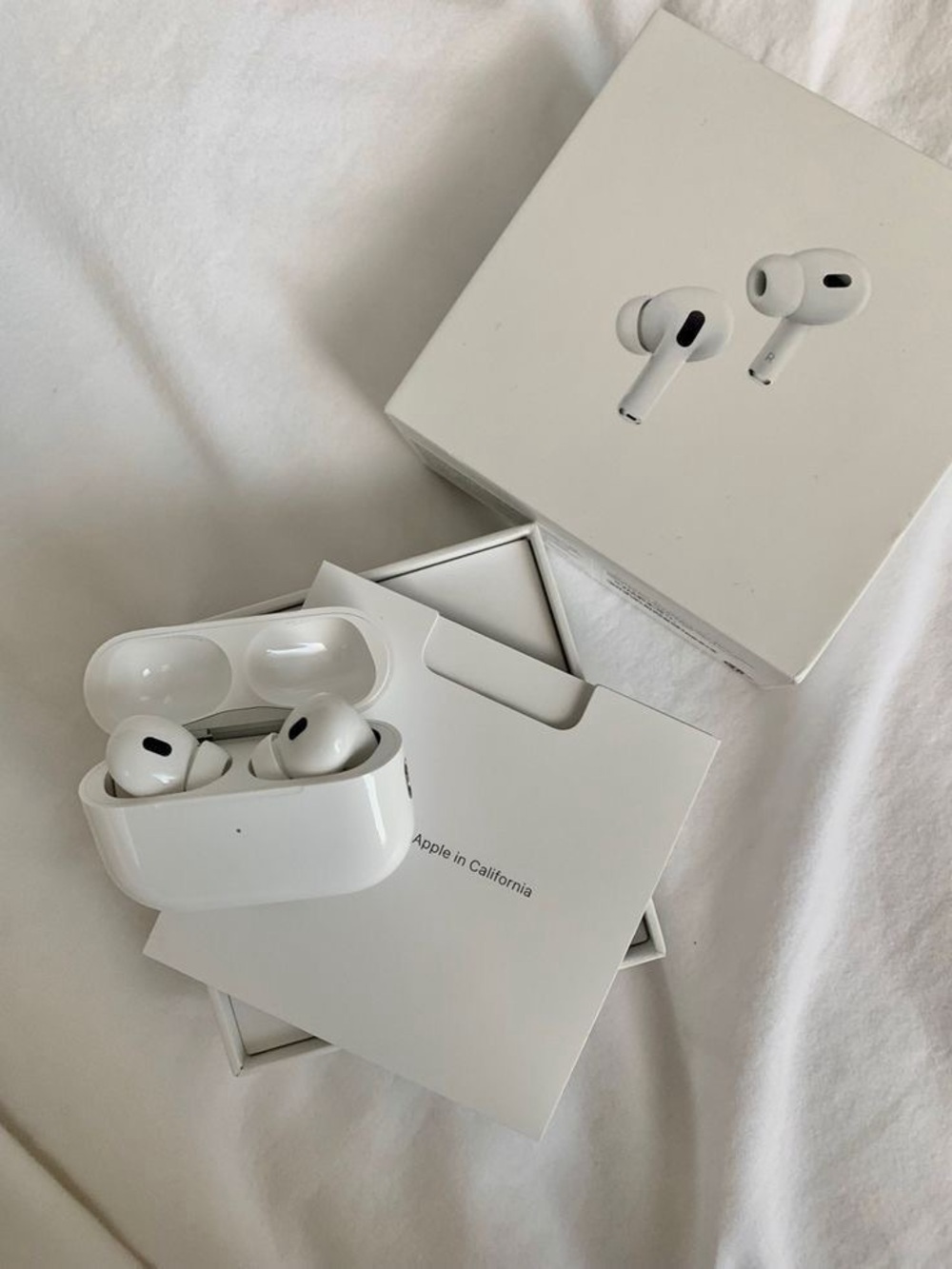 Apple AirPods Pro with Wireless Charging Case - White - Picture 3 of 4